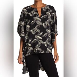 Patrizia Luca Feather-Print Tunic Top | Black/White | 
Size: SM//MED
